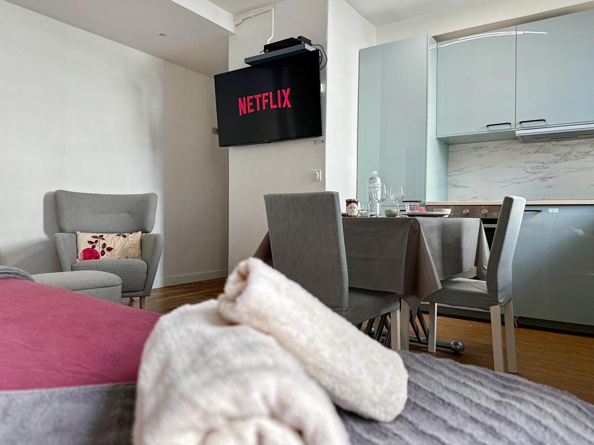 Apartment Entier Calme - Parking Free - Proche Paris Et Chateau - Wifi Hd